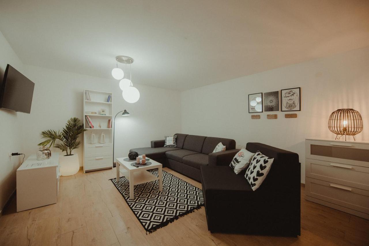 Kucica Apartment Dakovo Luaran gambar