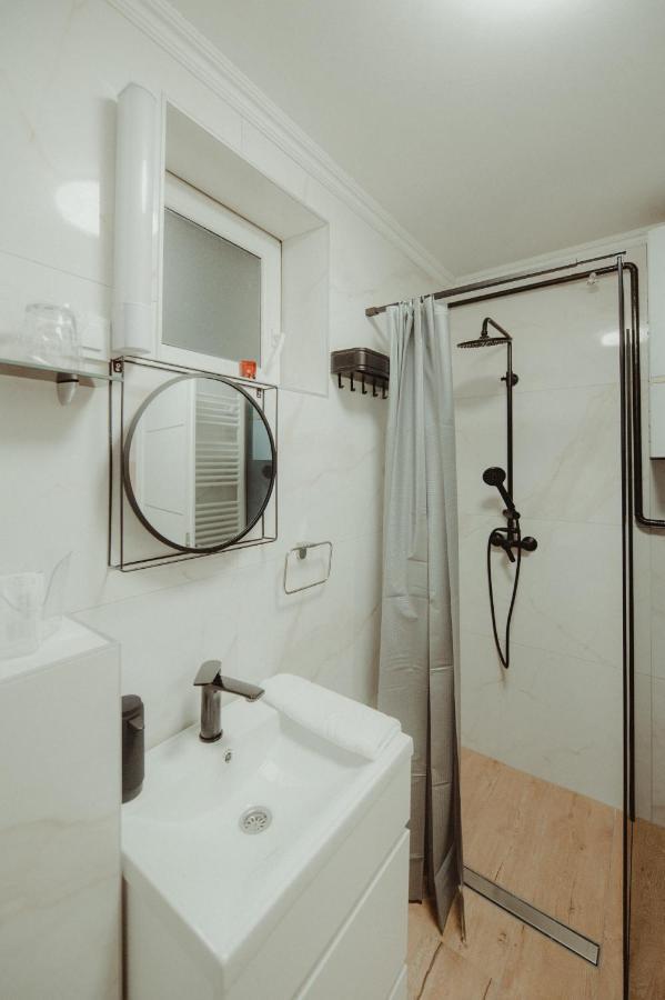 Kucica Apartment Dakovo Luaran gambar